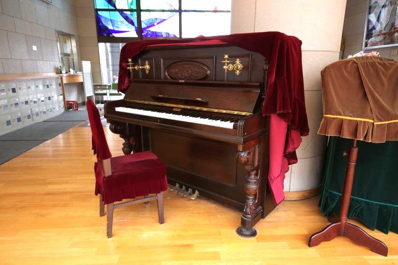 二葉高等学校　明治のピアノ