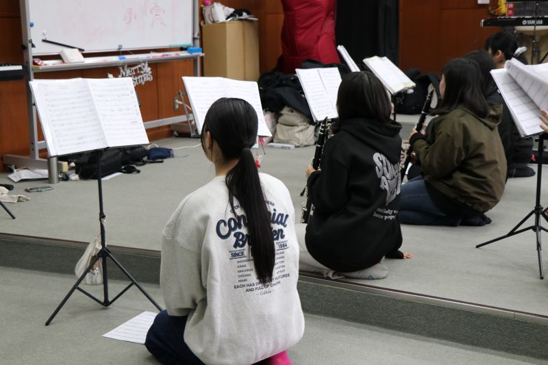 "諏訪二葉高等学校 部活動 吹奏楽部の合奏練習風景"